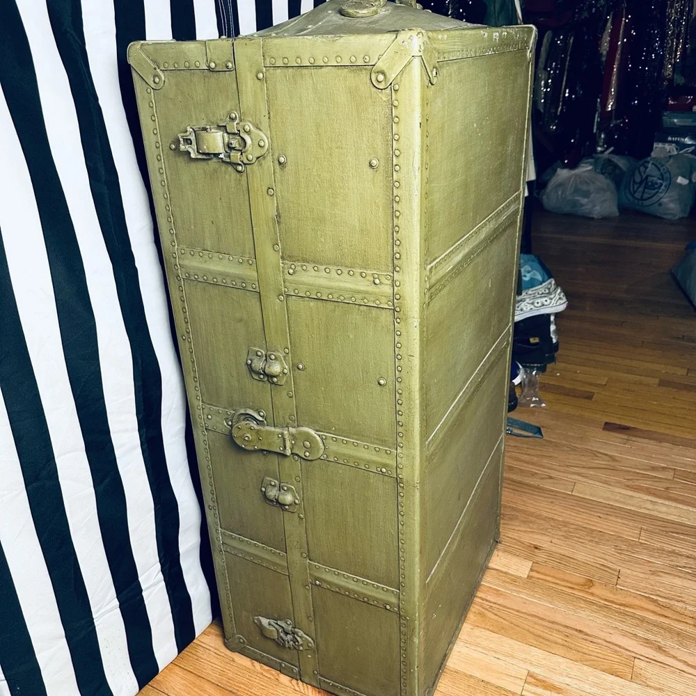 Antique Early 1900s Innovation Trunk Co. Green Wardrobe Steamer Trunk Suitcase - Picture 3 of 10